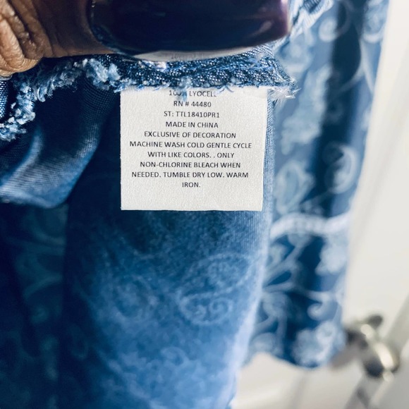 FOURTEENTH PLACE BELL SLEEVE TOP - Picture 5 of 6